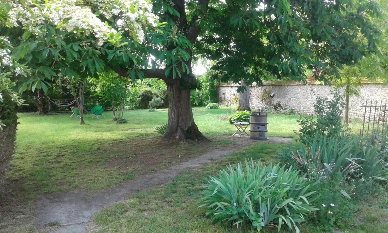 Une Maison A La Campagne Beaune-la-Rolande Exterior foto